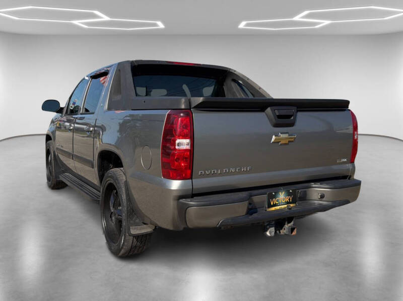 2008 Chevrolet Avalanche LS - Photo 5