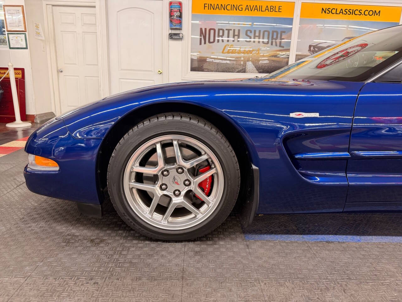 2004 Chevrolet Corvette 19