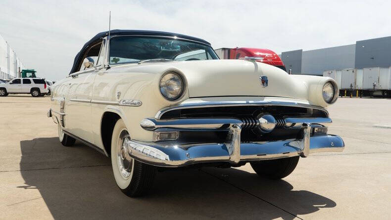 1953 Ford Crestline