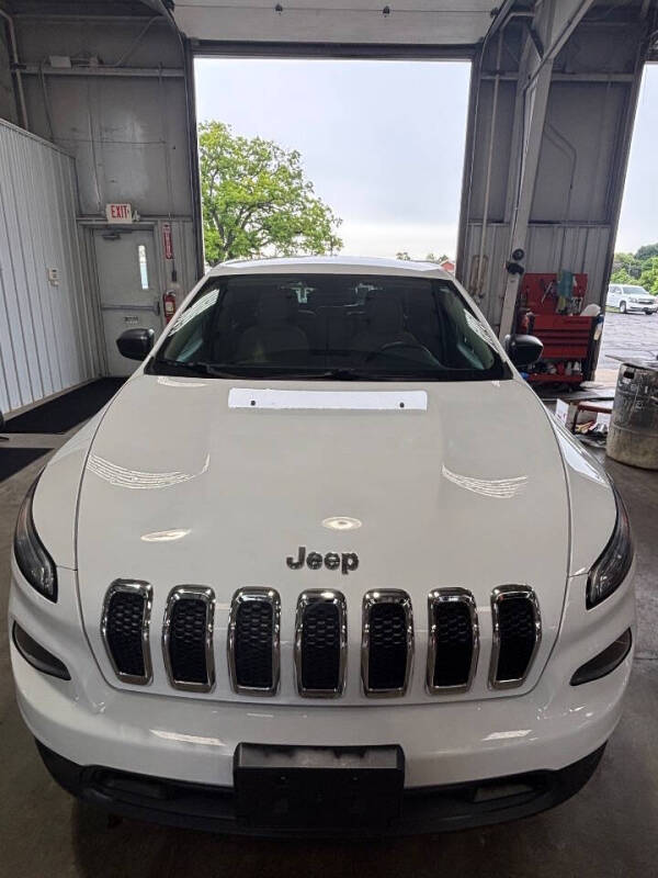 2017 Jeep Cherokee Sport