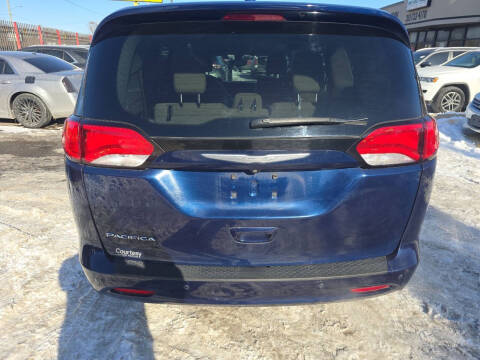 2017 Chrysler Pacifica LX