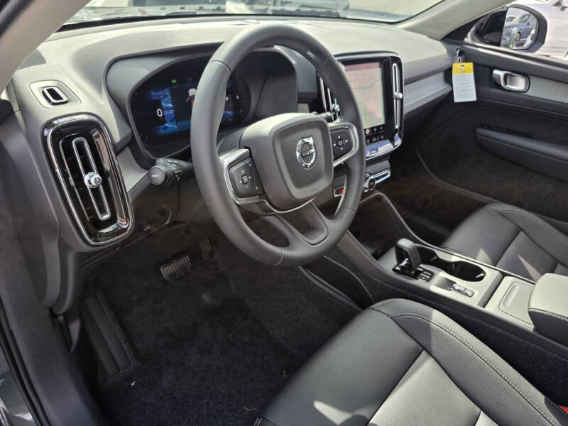 2026 Volvo XC40 B5 Core
