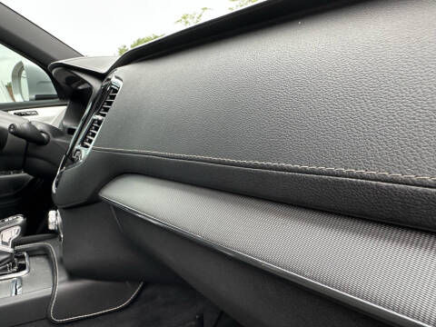 2019 Volvo XC90 T6 R-Design