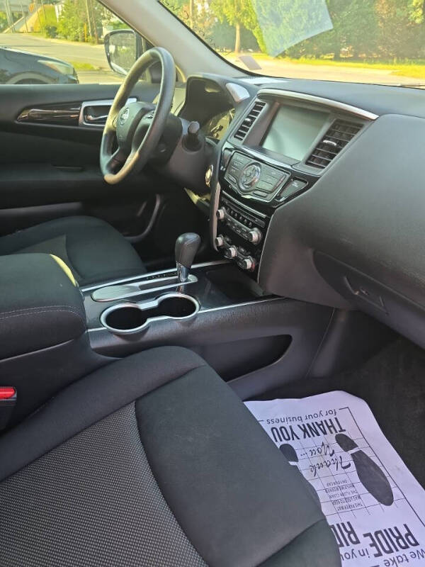 2017 Nissan Pathfinder S