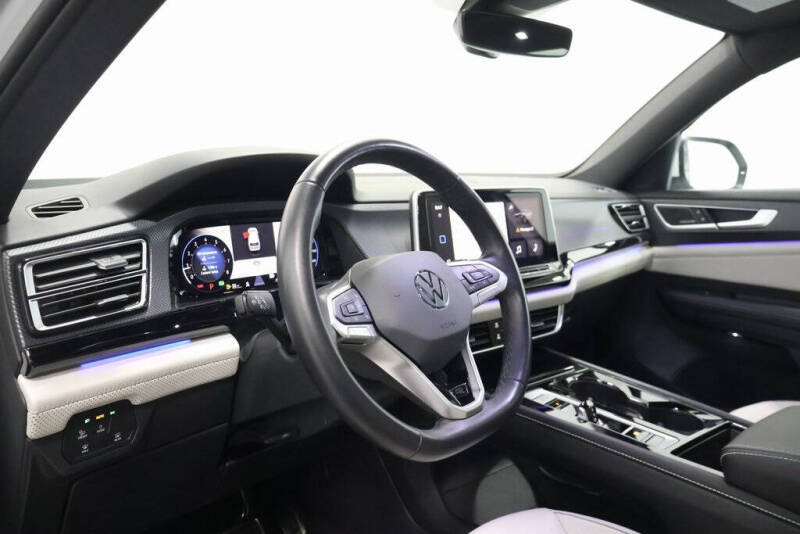 2024 Volkswagen Atlas Cross Sport SEL Premium R-Line 4Motion