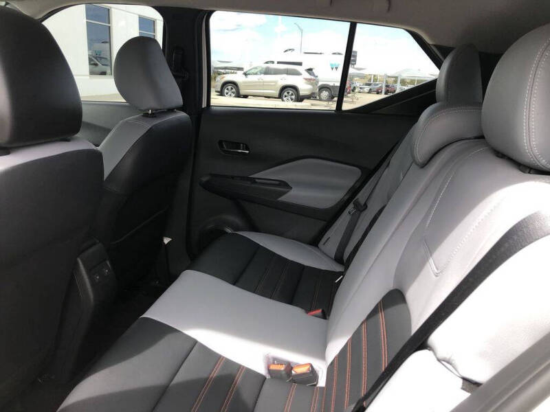2023 Nissan Kicks SR
