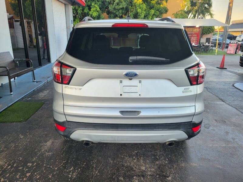 2018 Ford Escape SE photo 3