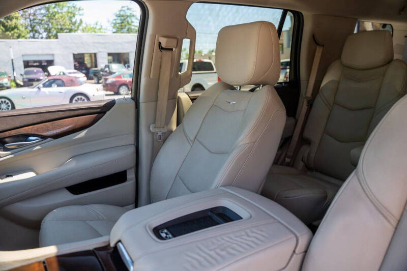 2017 Cadillac Escalade Luxury