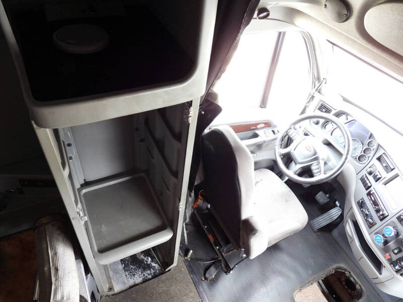 2015 Peterbilt 587