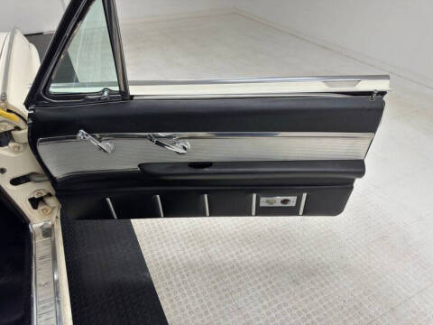 1963 Ford Thunderbird