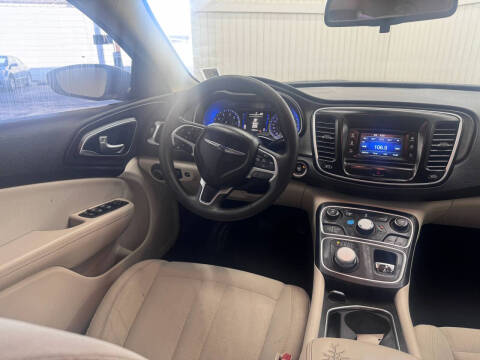 2016 Chrysler 200