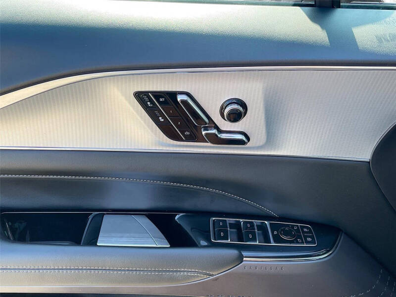 2024 Cadillac LYRIQ Tech