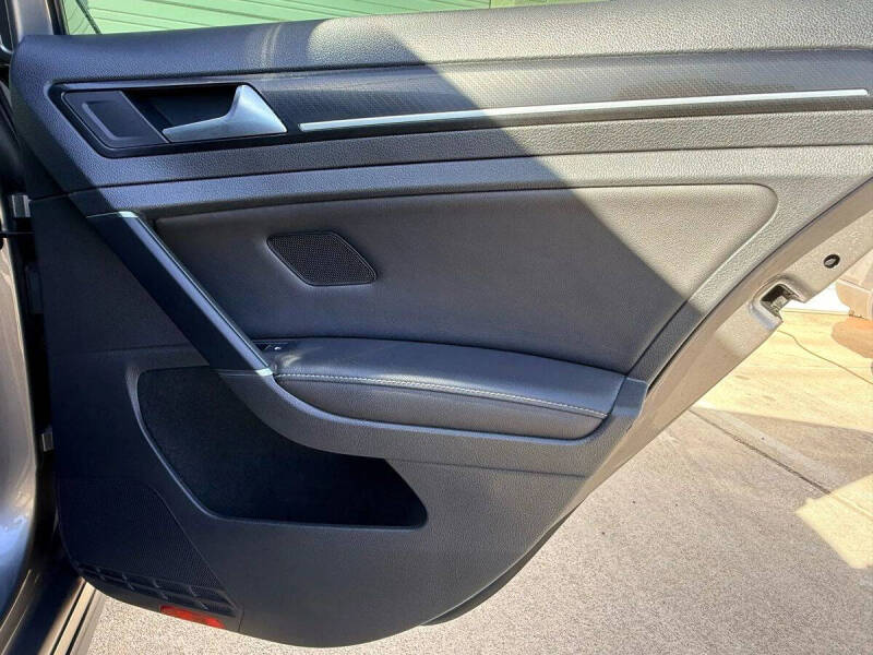 2017 Volkswagen Golf R 4Motion