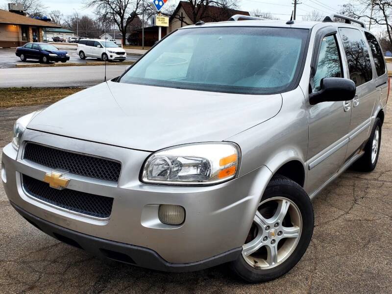 2005 Chevrolet Uplander for sale at Car Castle in Zion IL