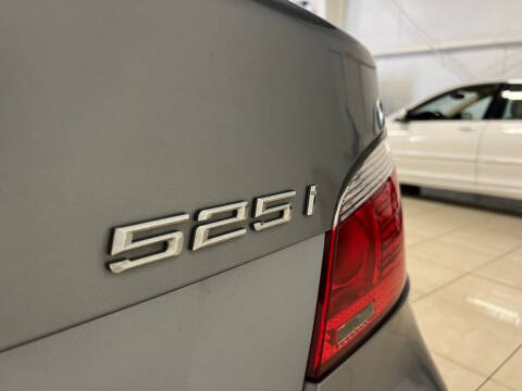 2004 BMW 5 Series 525i