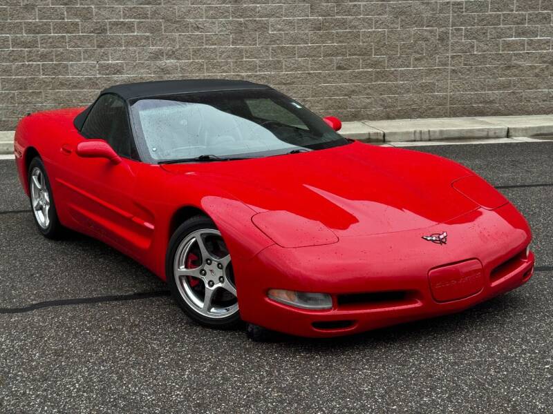2001 Chevrolet Corvette for sale at DISTINCT AUTO GROUP LLC in Kent OH