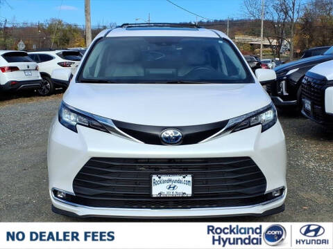 2023 Toyota Sienna XLE 7-Passenger