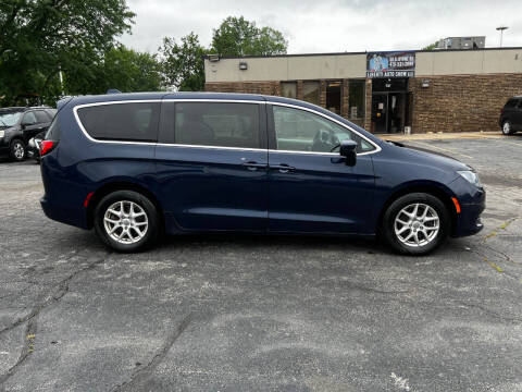 2017 Chrysler Pacifica LX