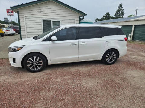 2016 Kia Sedona for sale at CHUCK ROGERS AUTO LLC in Tekamah NE