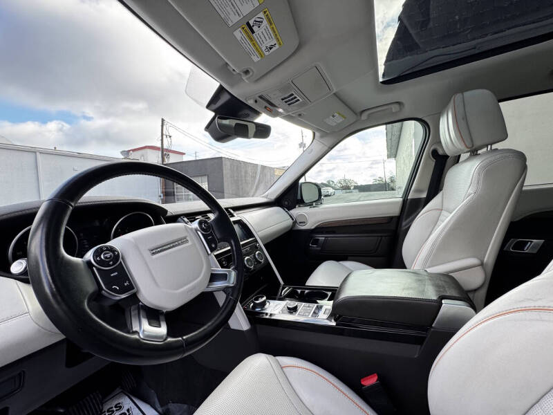 2017 Land Rover Discovery HSE Luxury