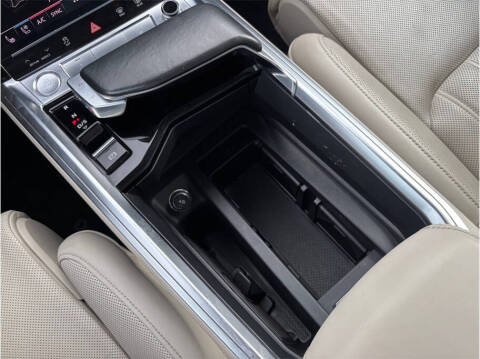 2019 Audi e-tron quattro Prestige