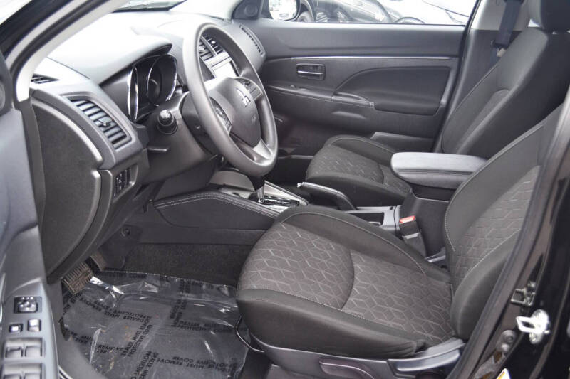 2024 Mitsubishi Outlander Sport ES