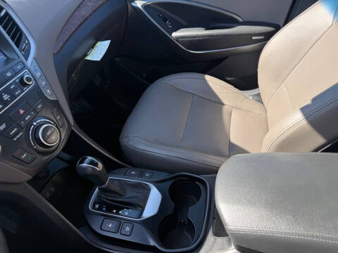 2017 Hyundai Santa Fe Limited Ultimate