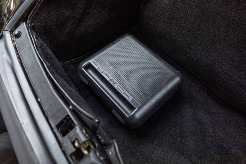 1991 Porsche 911 Carrera 2