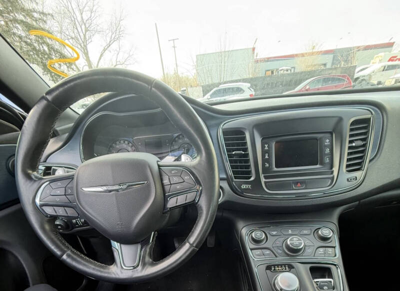 2015 Chrysler 200 S