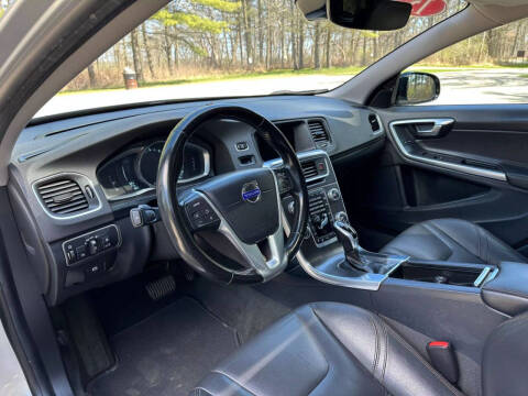 2015 Volvo V60 Cross Country T5