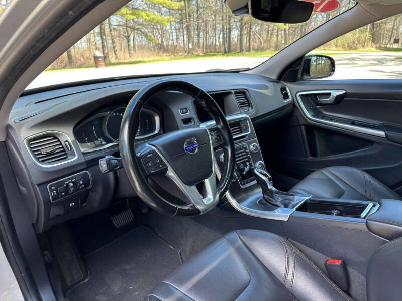 2015 Volvo V60 Cross Country T5