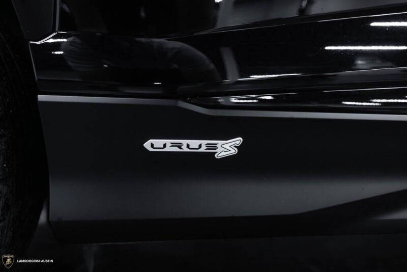 2023 Lamborghini Urus S