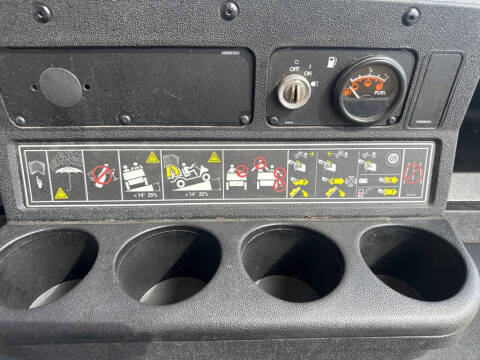 2019 E-Z-GO EXPRESS S4 PKG
