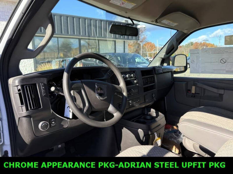 2025 GMC Savana 2500