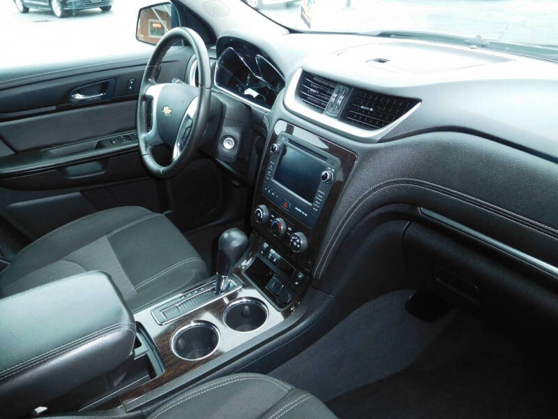 2017 Chevrolet Traverse LT