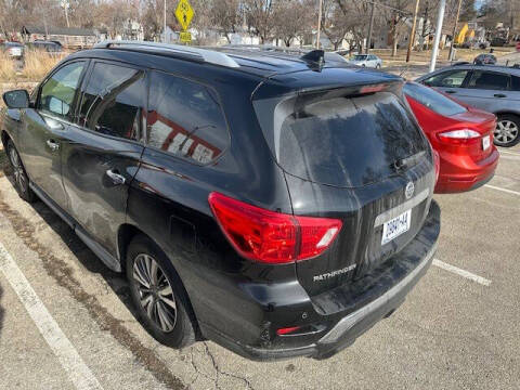 2020 Nissan Pathfinder SL