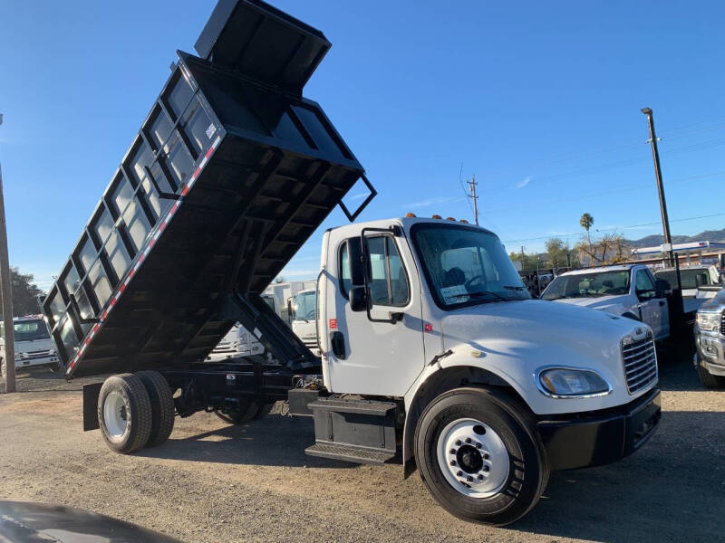 2016 Freightliner M2 106