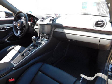 2021 Porsche 718 Boxster