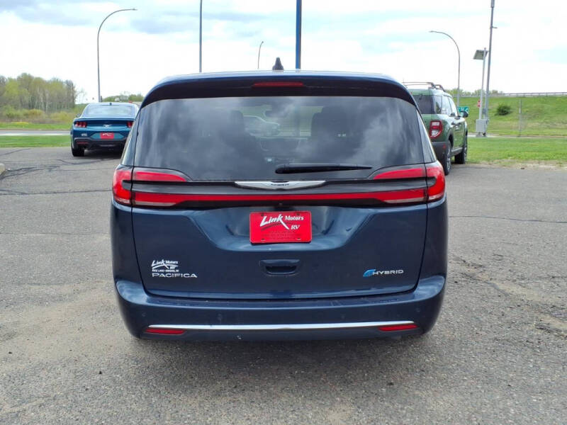 2024 Chrysler Pacifica Plug-In Hybrid Select