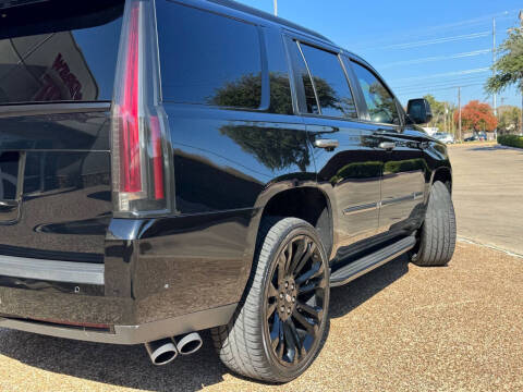 2018 Cadillac Escalade Luxury
