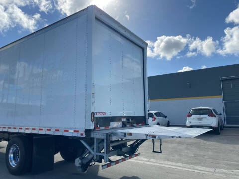 2022 Freightliner M2 106