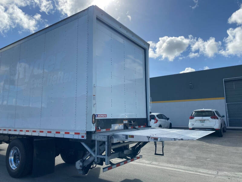 2022 Freightliner M2 106