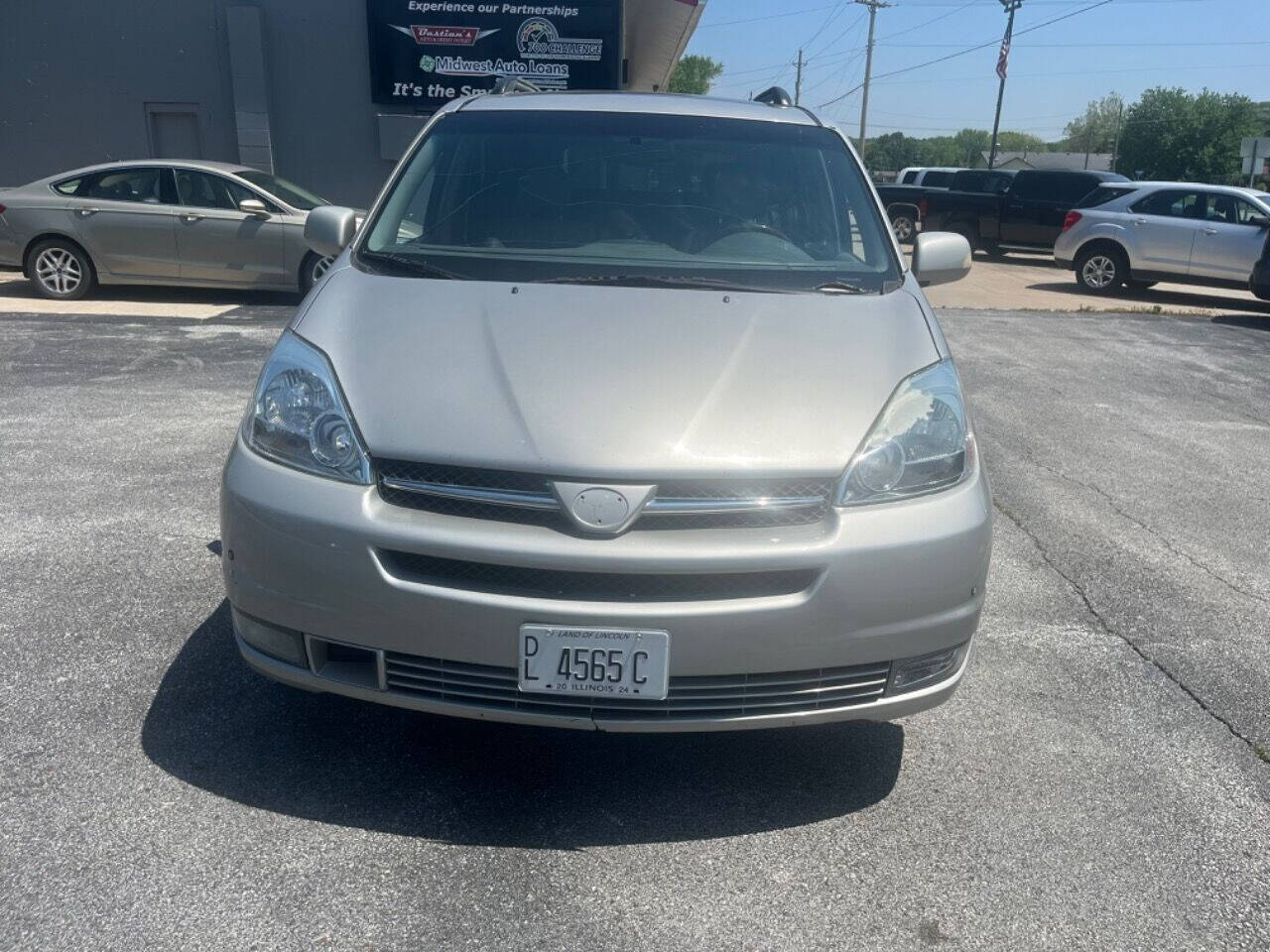 2004 Toyota Sienna for sale at Bastian s Auto Outlet in Coal Valley, IL