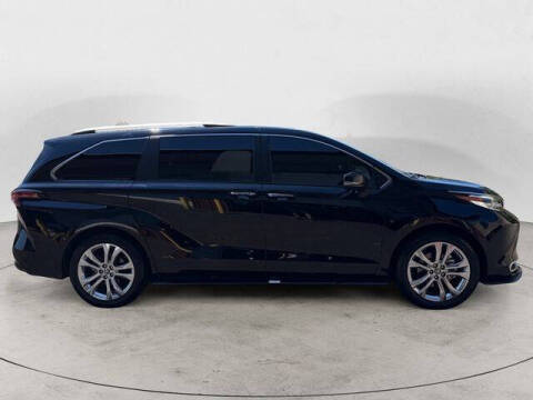 2023 Toyota Sienna Platinum 7-Passenger