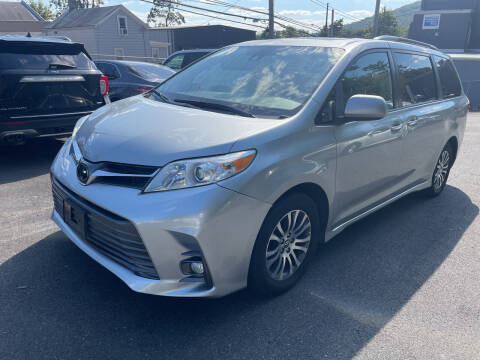 2019 Toyota Sienna for sale at Deals on Wheels in Suffern NY