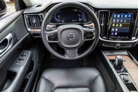 2024 Volvo S60 B5 Plus Dark Theme