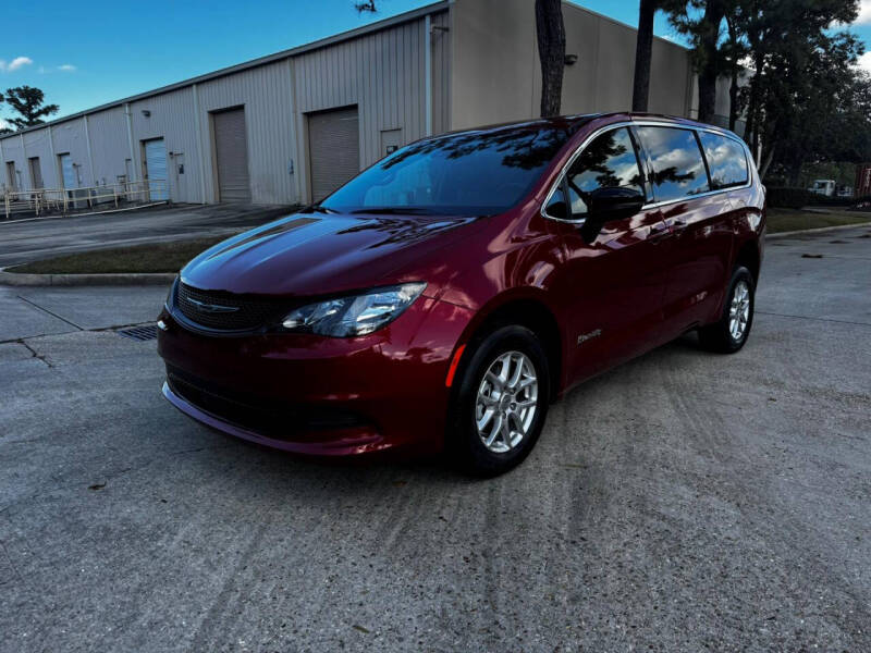 2025 Chrysler Voyager LX