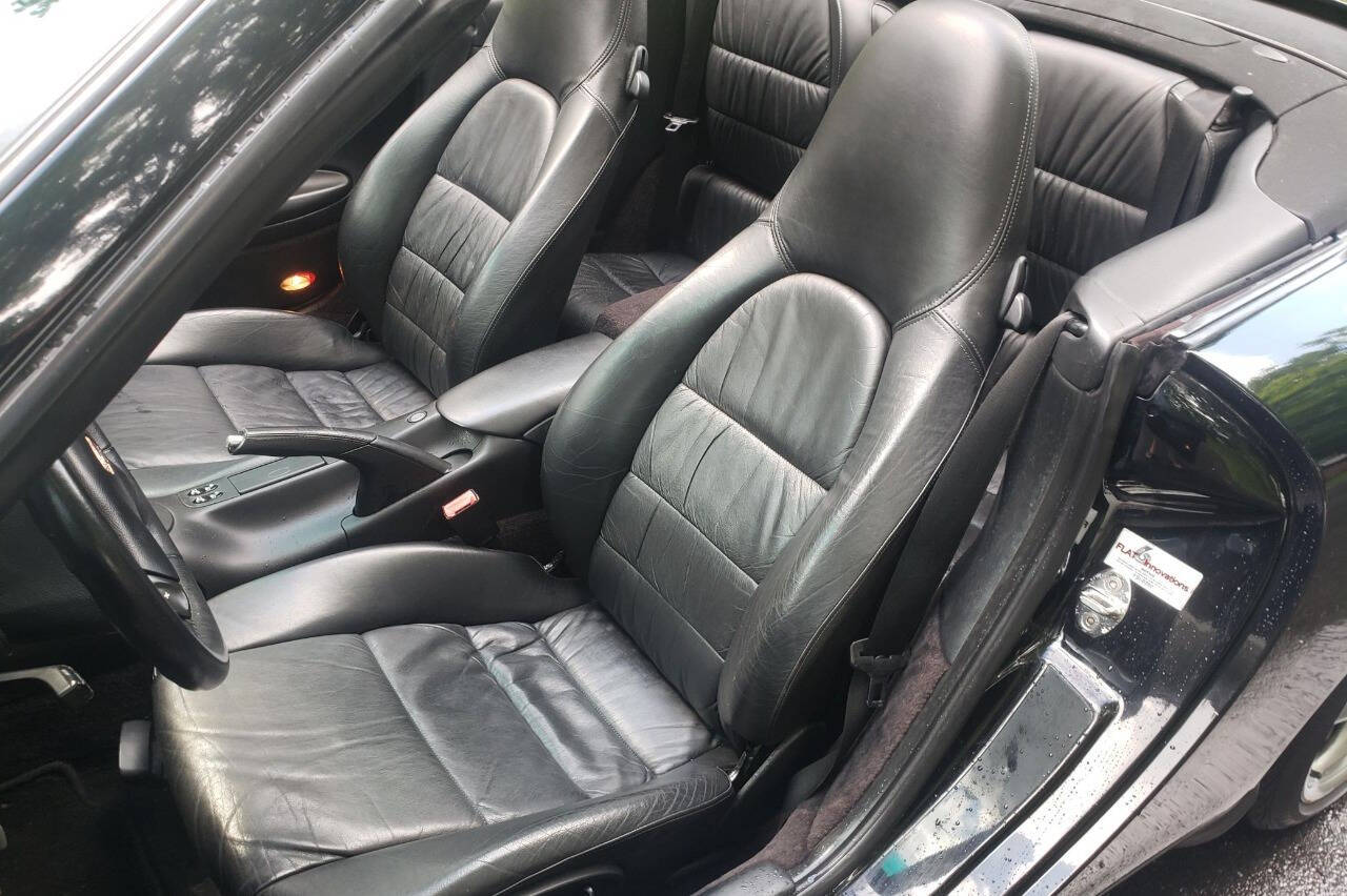 2001 Porsche 911 18