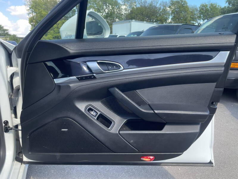 2016 Porsche Panamera