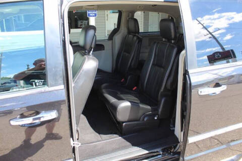 2016 Chrysler Town and Country Touring